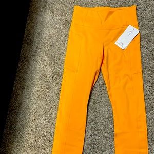 NWT Athleta capri leggings.